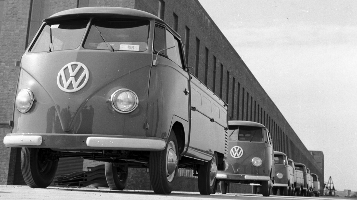 Slideshow Bild - Made in Hannover: Vor 65 Jahren startet im Werk Stöcken die Bulli-Produktion. Copyright: Volkswagen Nutzfahrzeuge