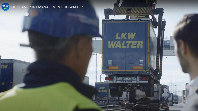 Beitragsbild - Berufseinstieg  Organisation internationaler Transporte Slowenisch