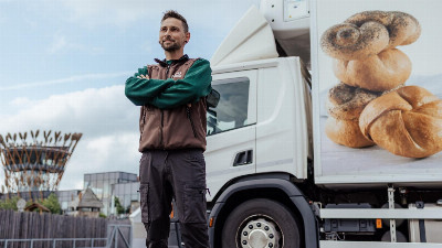 Beitragsbild - LKW Fahrer in  m w d   Werksverkehr Nachtfahrten