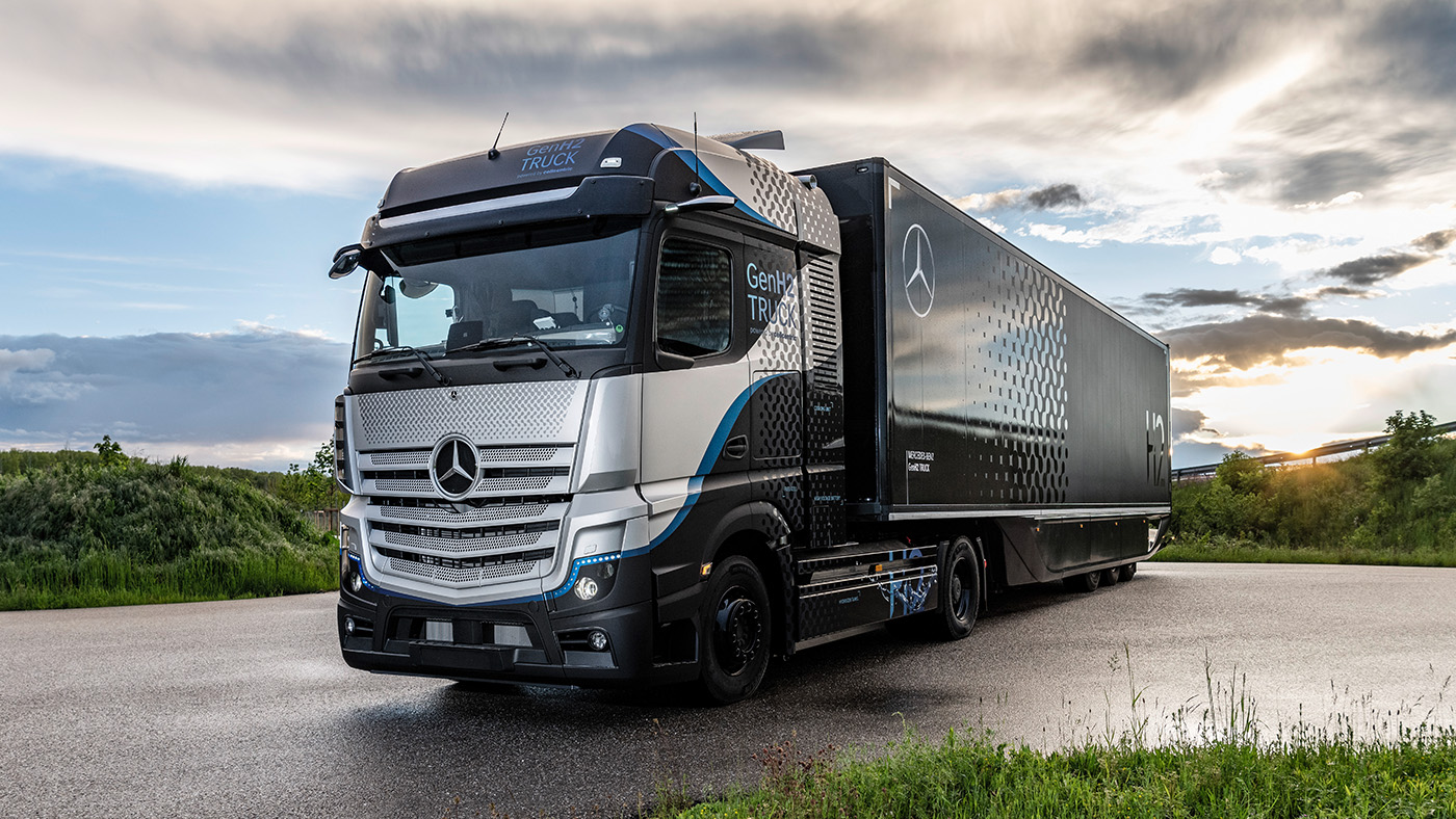 Slideshow Bild - Mit dem GenH2 Truck in der Konfiguration als Langstreckenfahrzeug konnte Mercedes-Benz punkten.