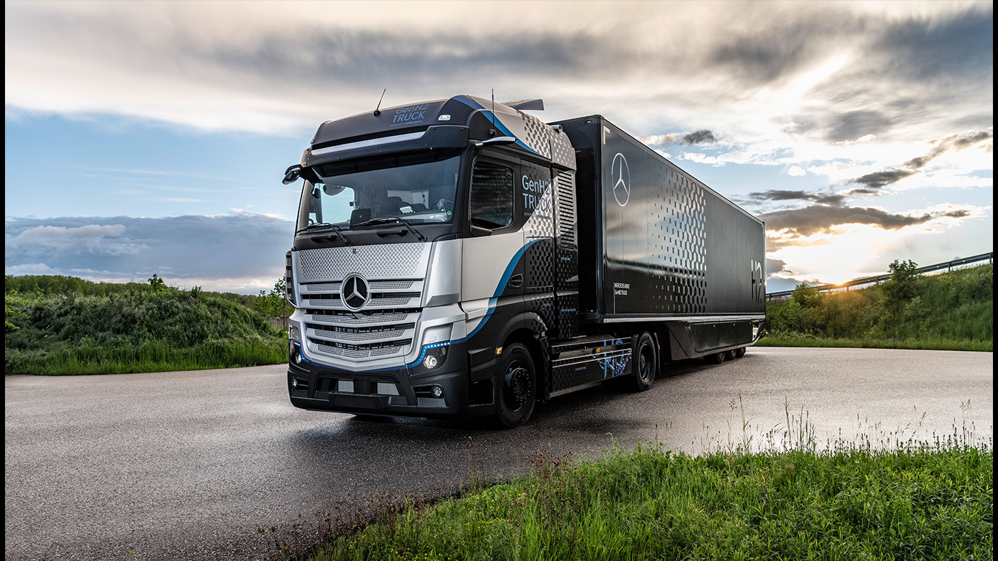 Slideshow Bild - Gewinner unserer Truck Innovation Award Austria Driver's Choice - der Mercedes-Benz Gen H2 Truck!